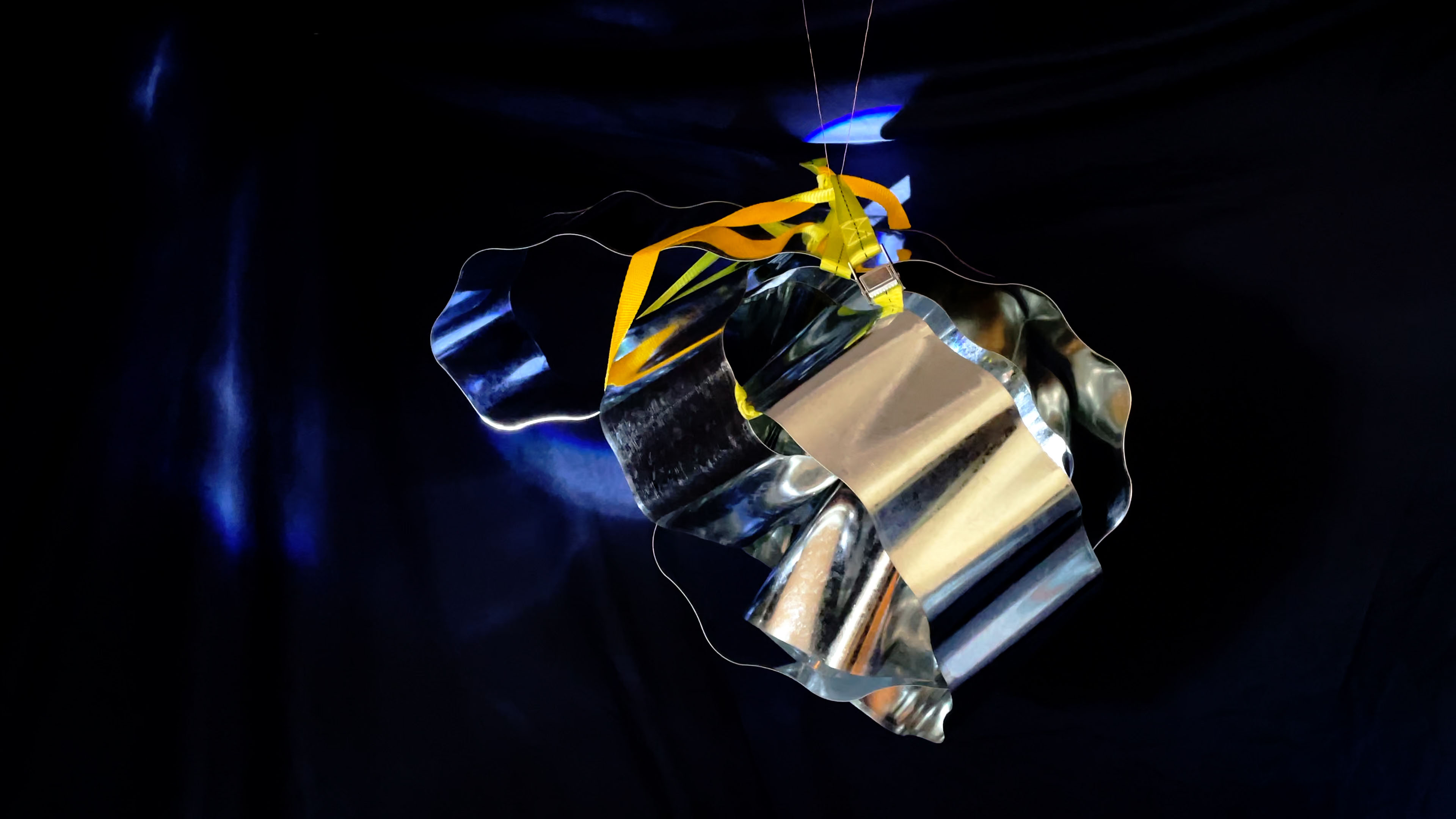 julie_ericsson_skulptur_fragment_of_space_debris 2